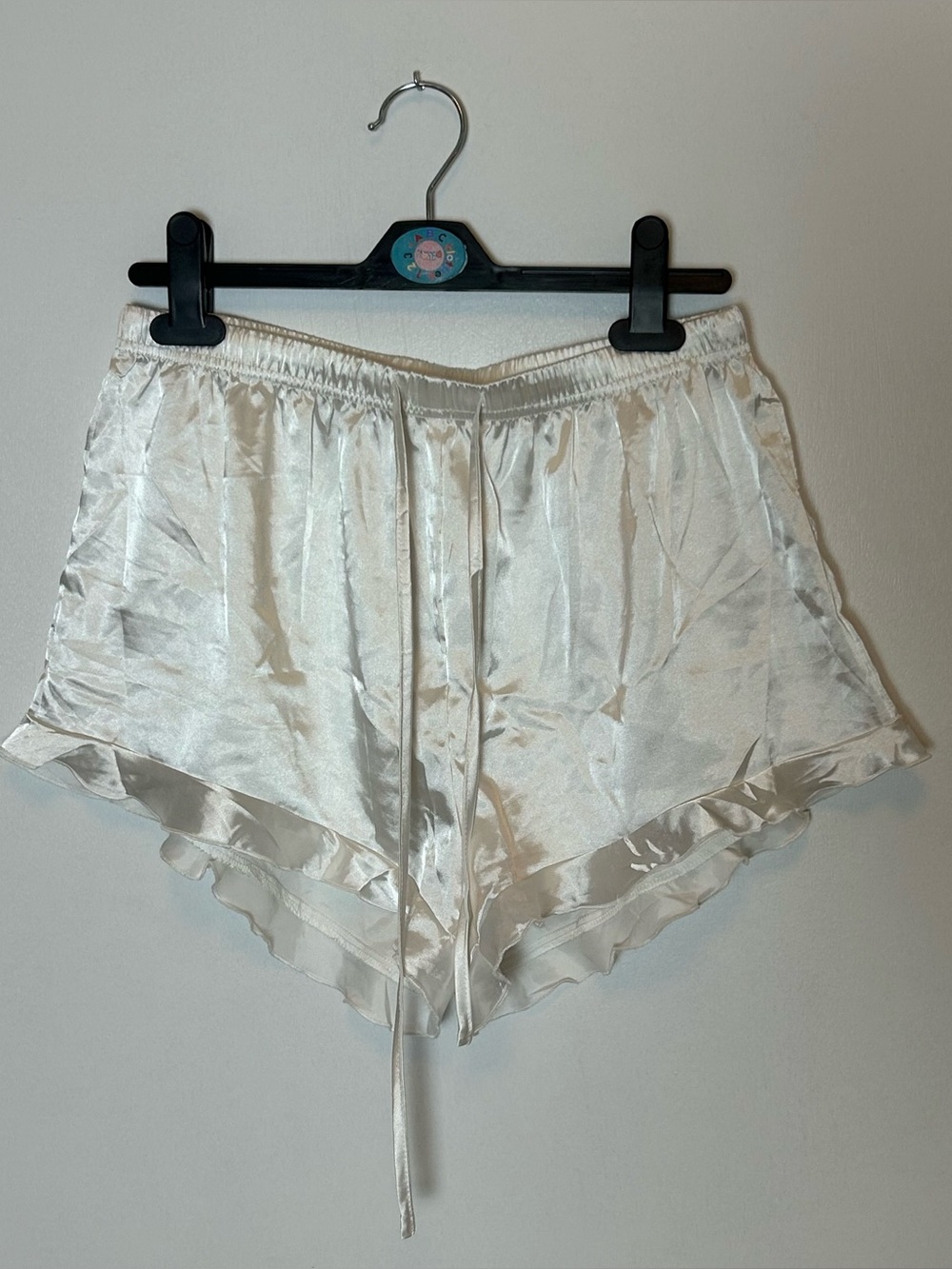 Satin Ruffle Hem Lounge Shorts - Cream summer sheik ekouer M